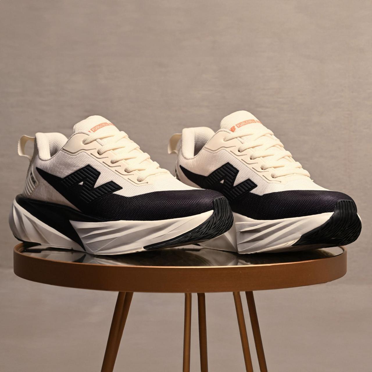 Tênis NB Fuel.Cell Rebel Off White/Preto