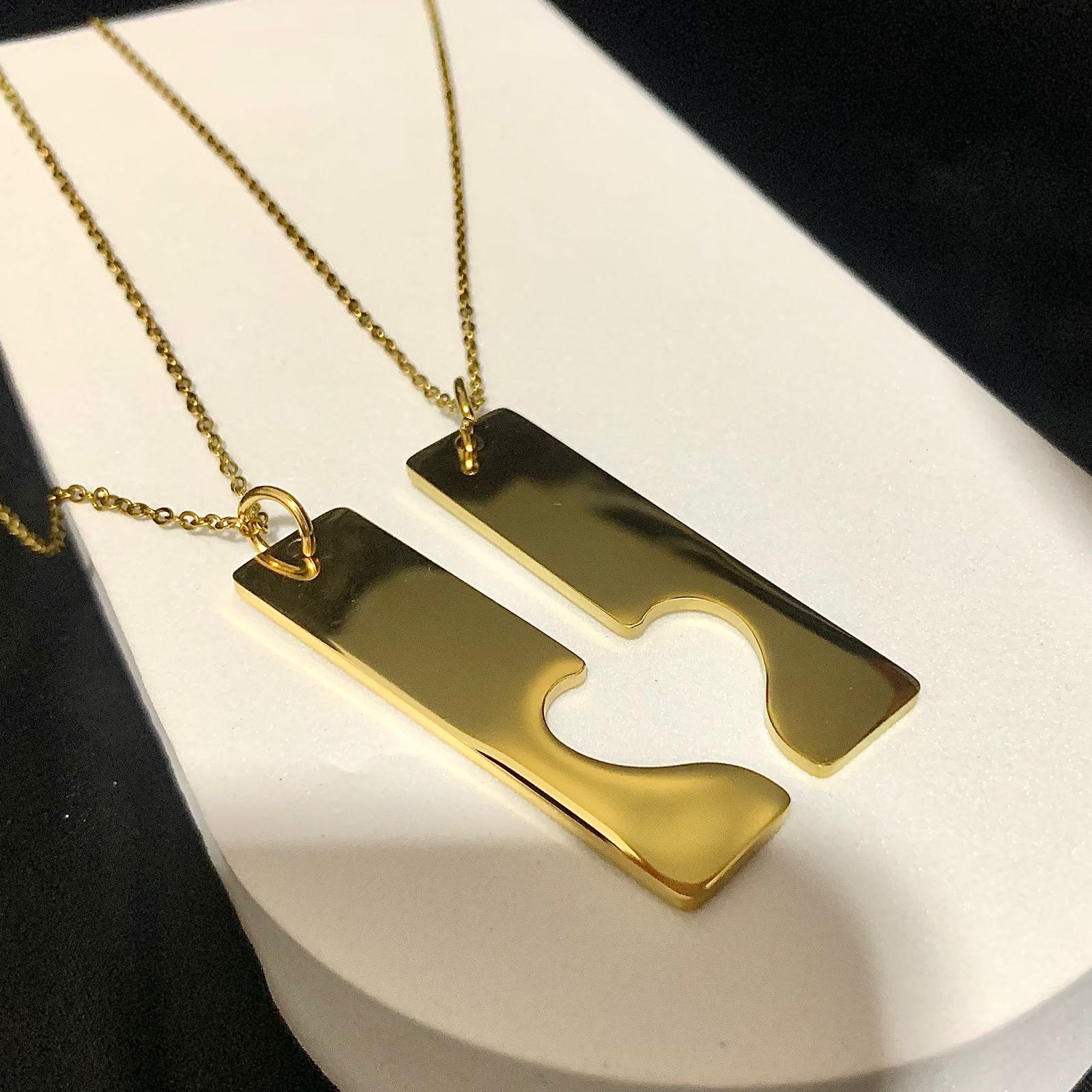 Colares personalizados metadinha dourados