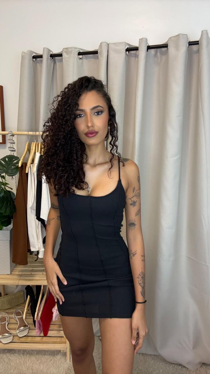 Vestido Feminino Curto Estilo Costura para Fora   Edge