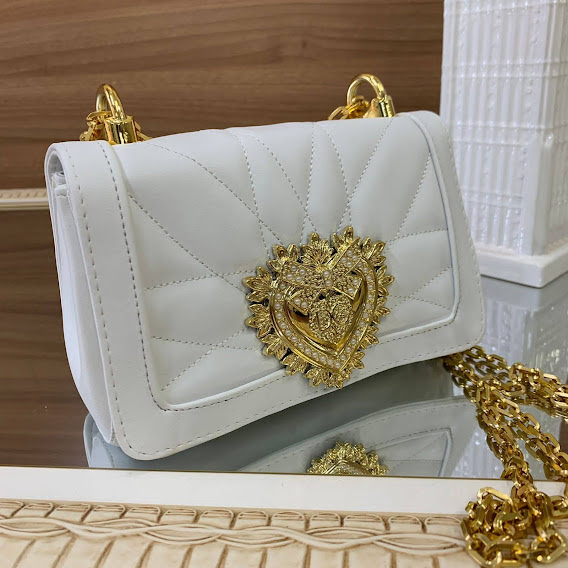 Bolsa Transversal de Couro com Detalhes em Dourado