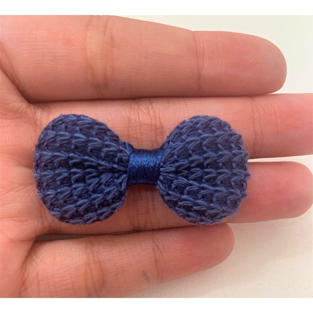 Kit 5 Apliques Lacinhos de Tricô - Delicadeza Artesanal (4cm x 2,5cm)