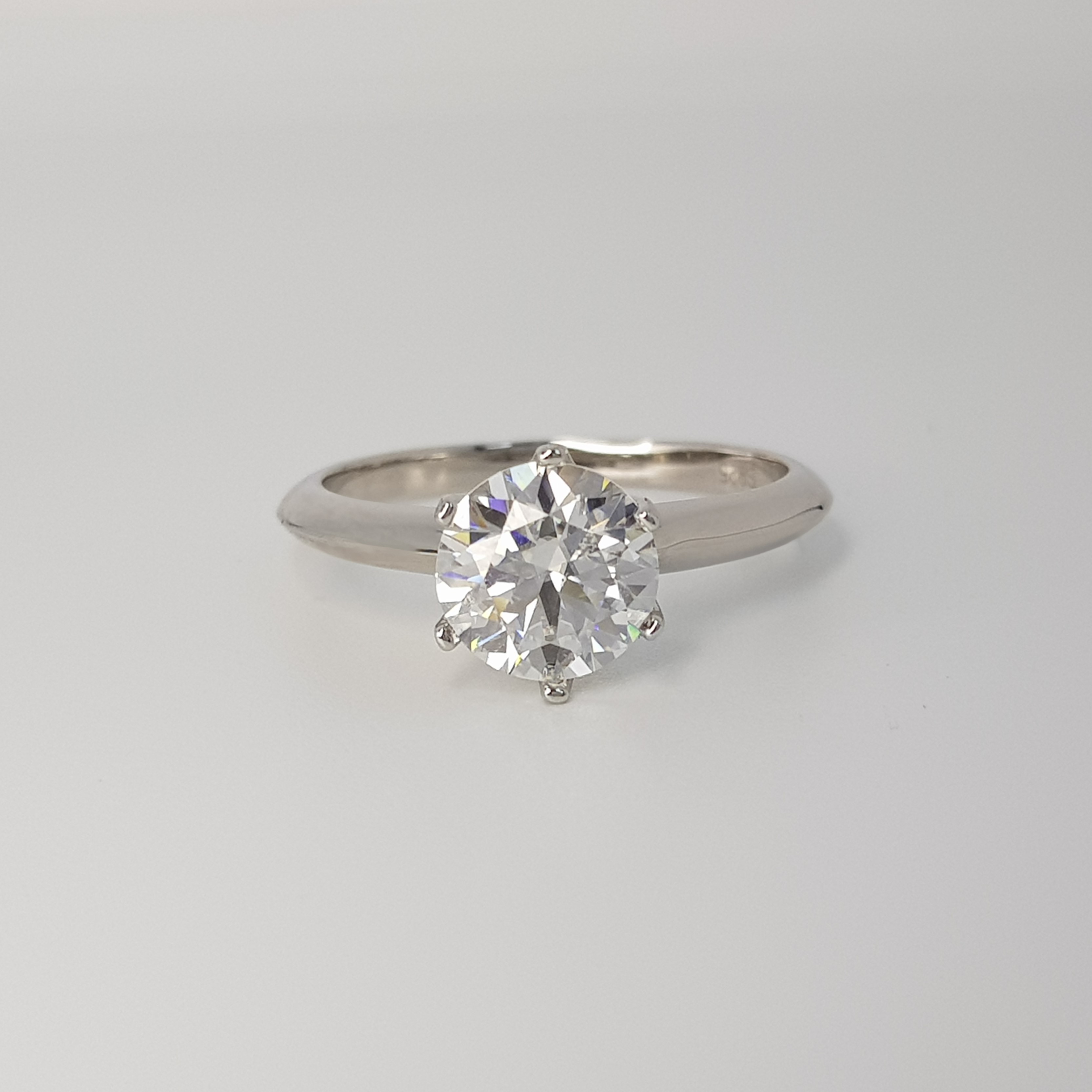 Anel Solitário Com Moissanite De 2.0 Quilates #a23