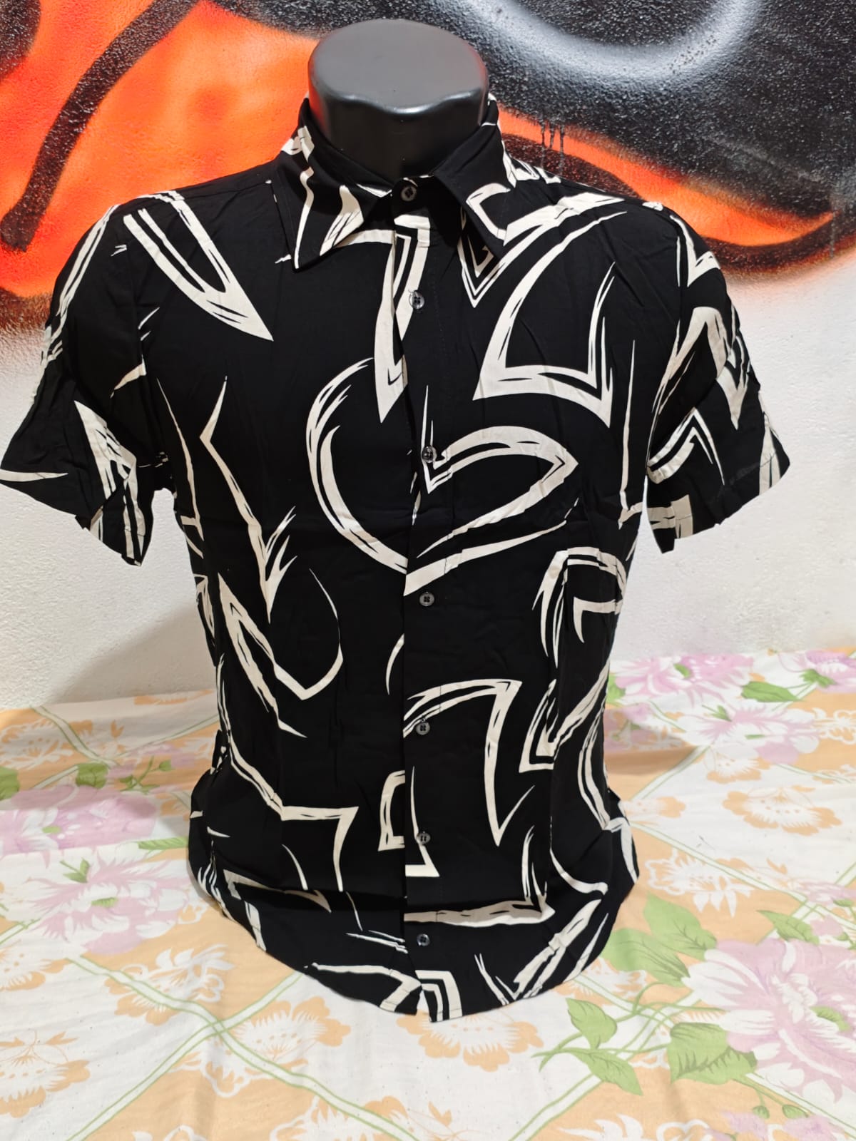 camisa floral masculina P preta