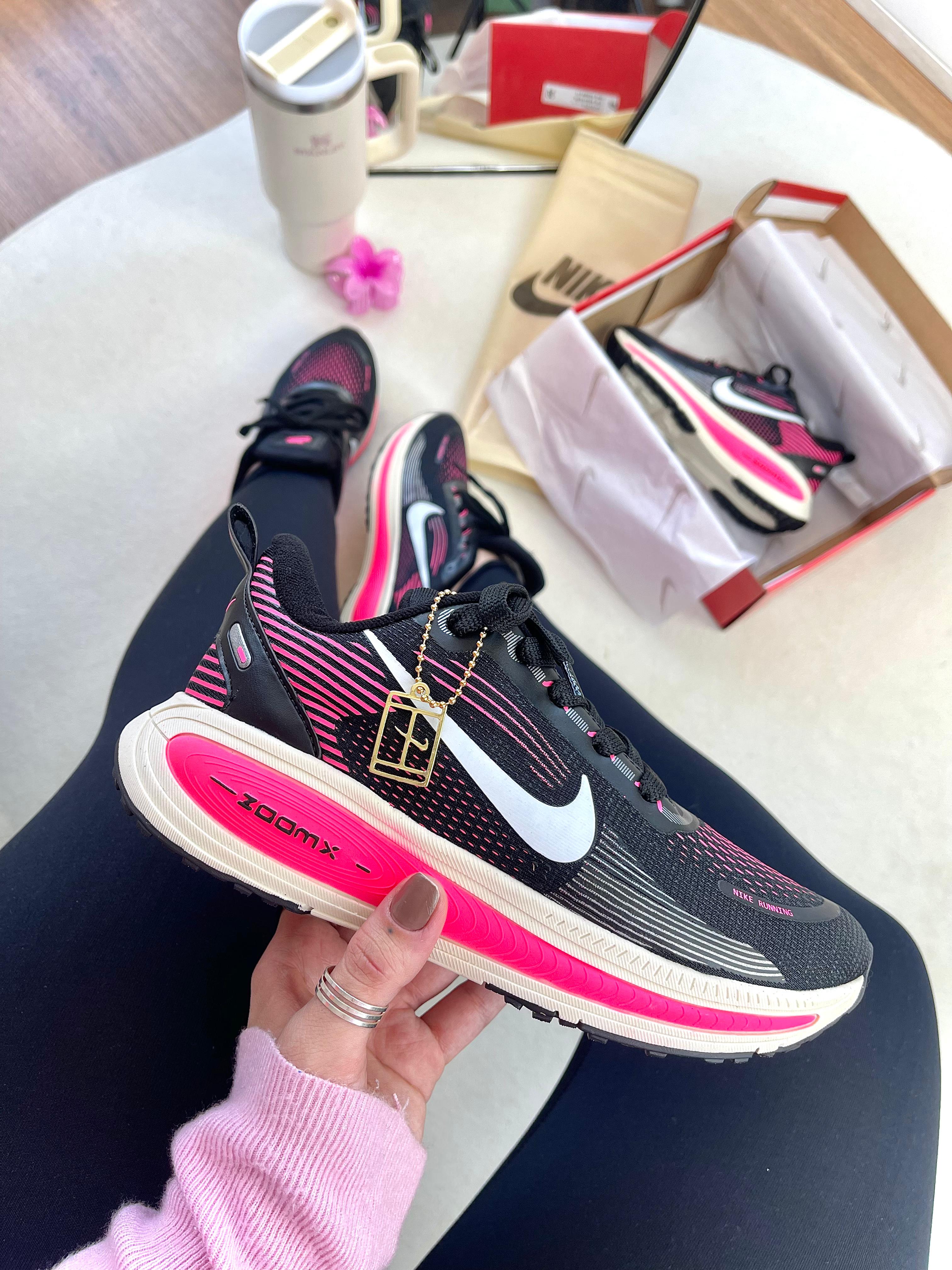 Vomero 18 - Preto/Pink