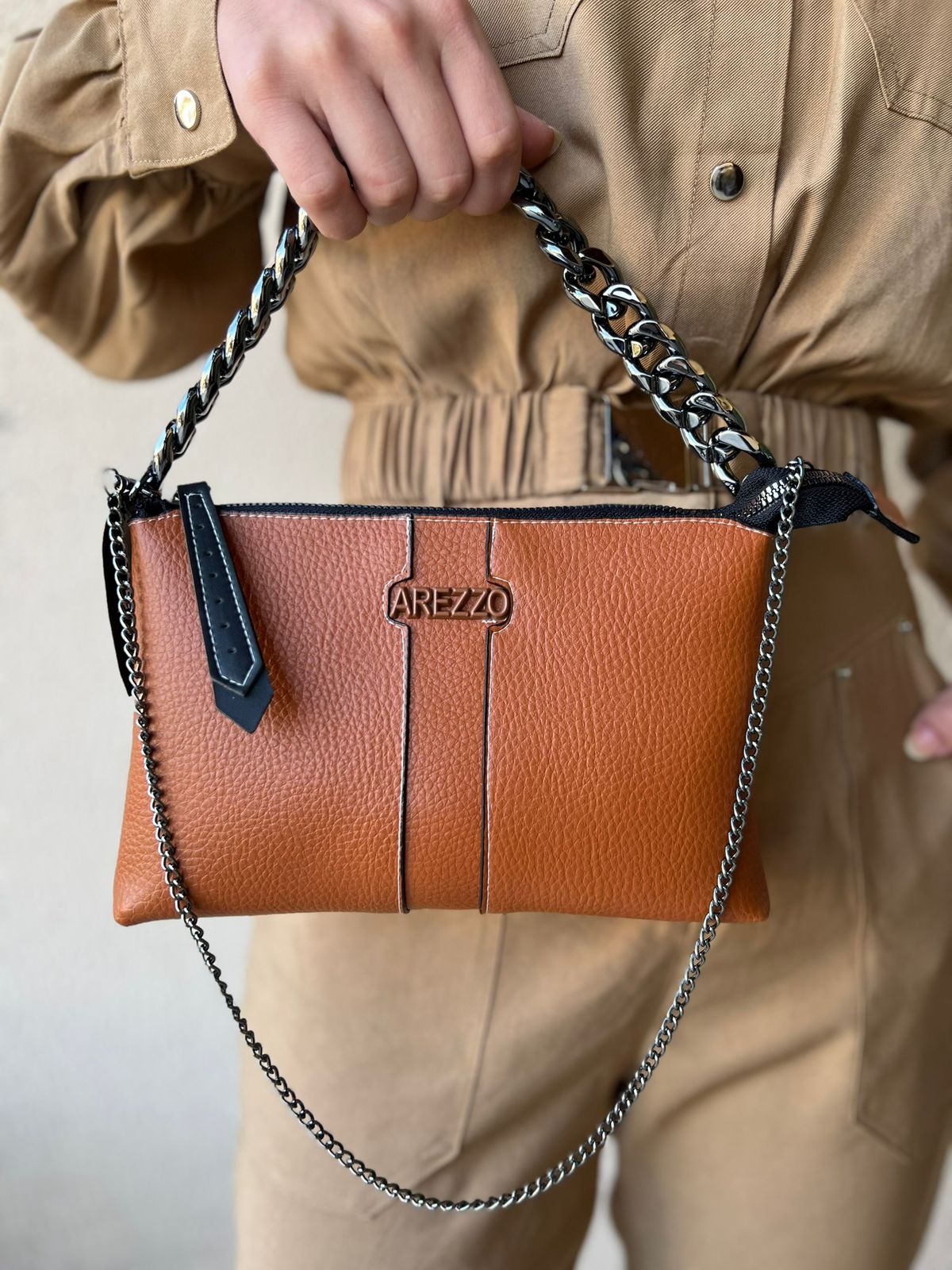 Bolsa AREZZO Feminina   Elegância Compacta com Toque Moderno