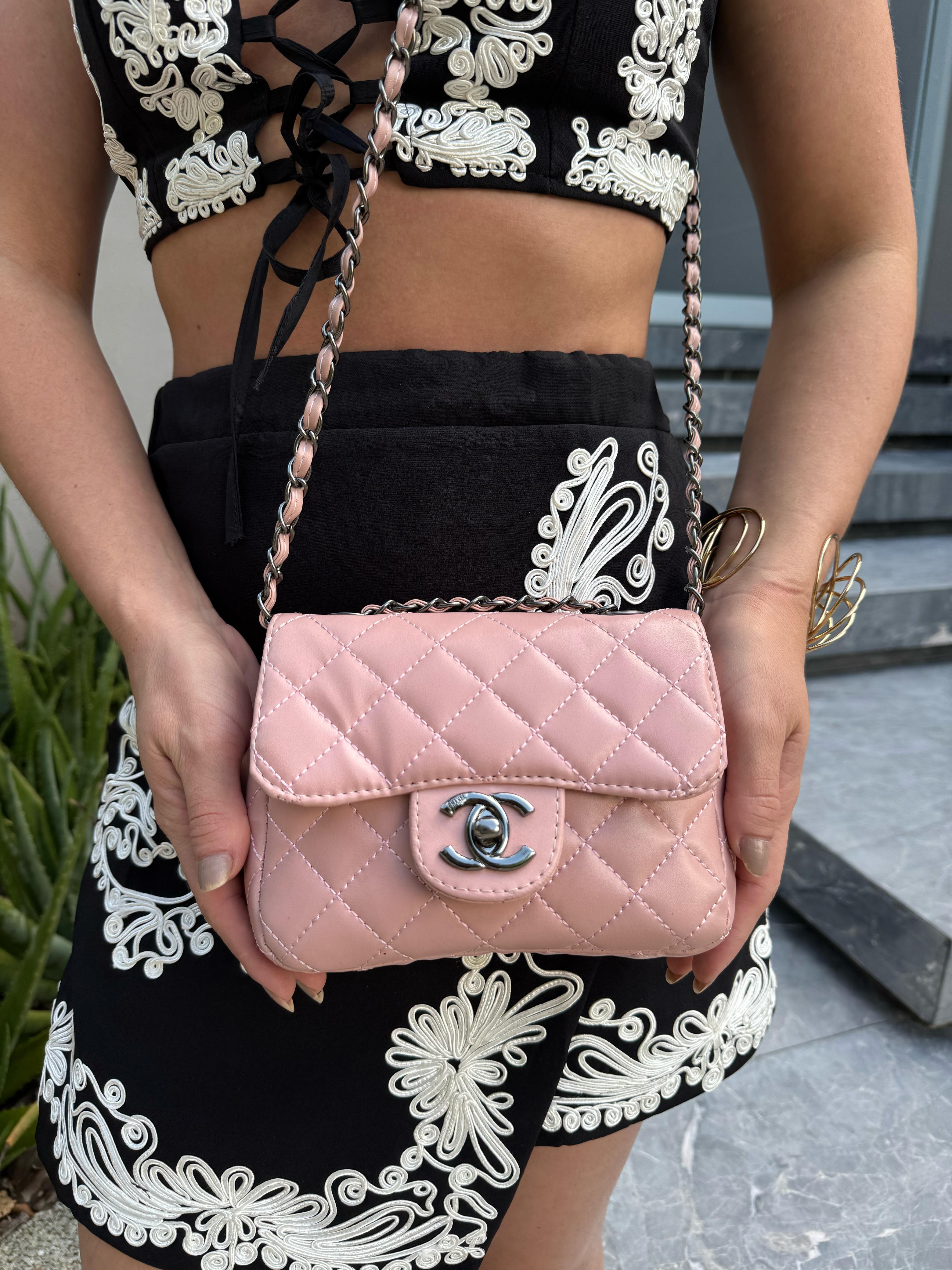 Bolsa Feminina CHANEL MINI Luxo Matelassê   Elegância Atemporal em Cada Detalhe