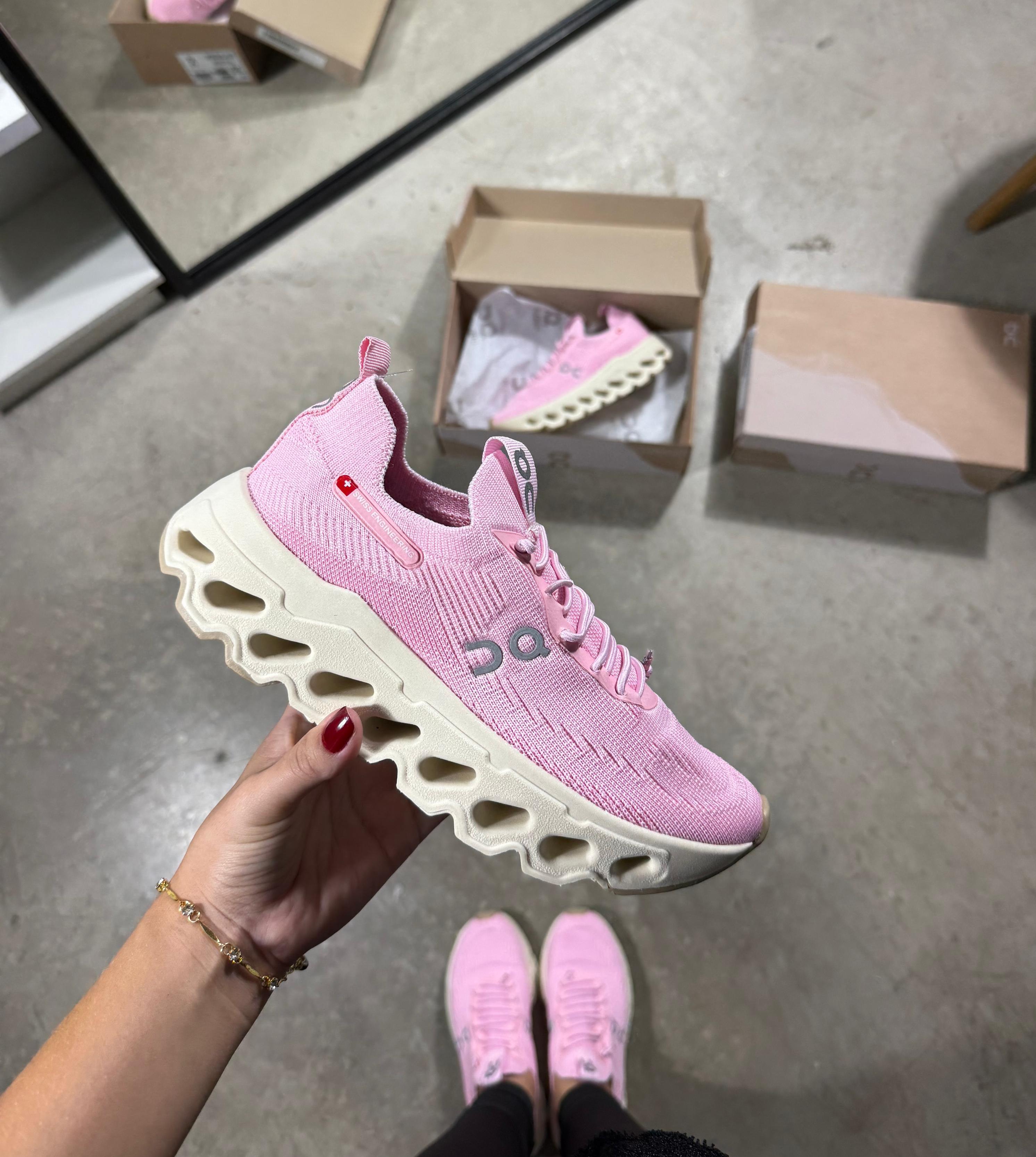 Tênis On Cloud Running - Rosa