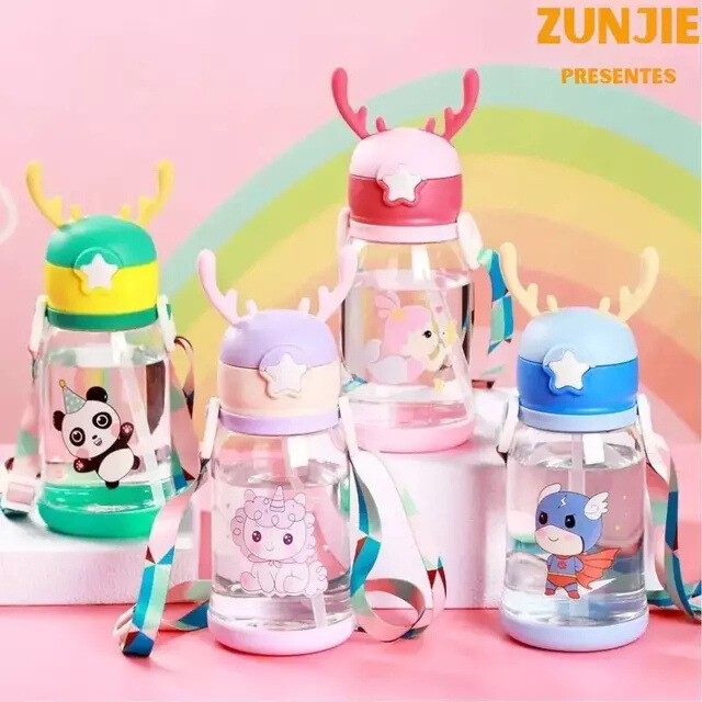 Garrafas De Alce Água Infantil 600ml Com Canudo e Cordão Copos Desenho Multicolorida