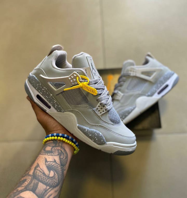 Air Jordan 4 - Cinza