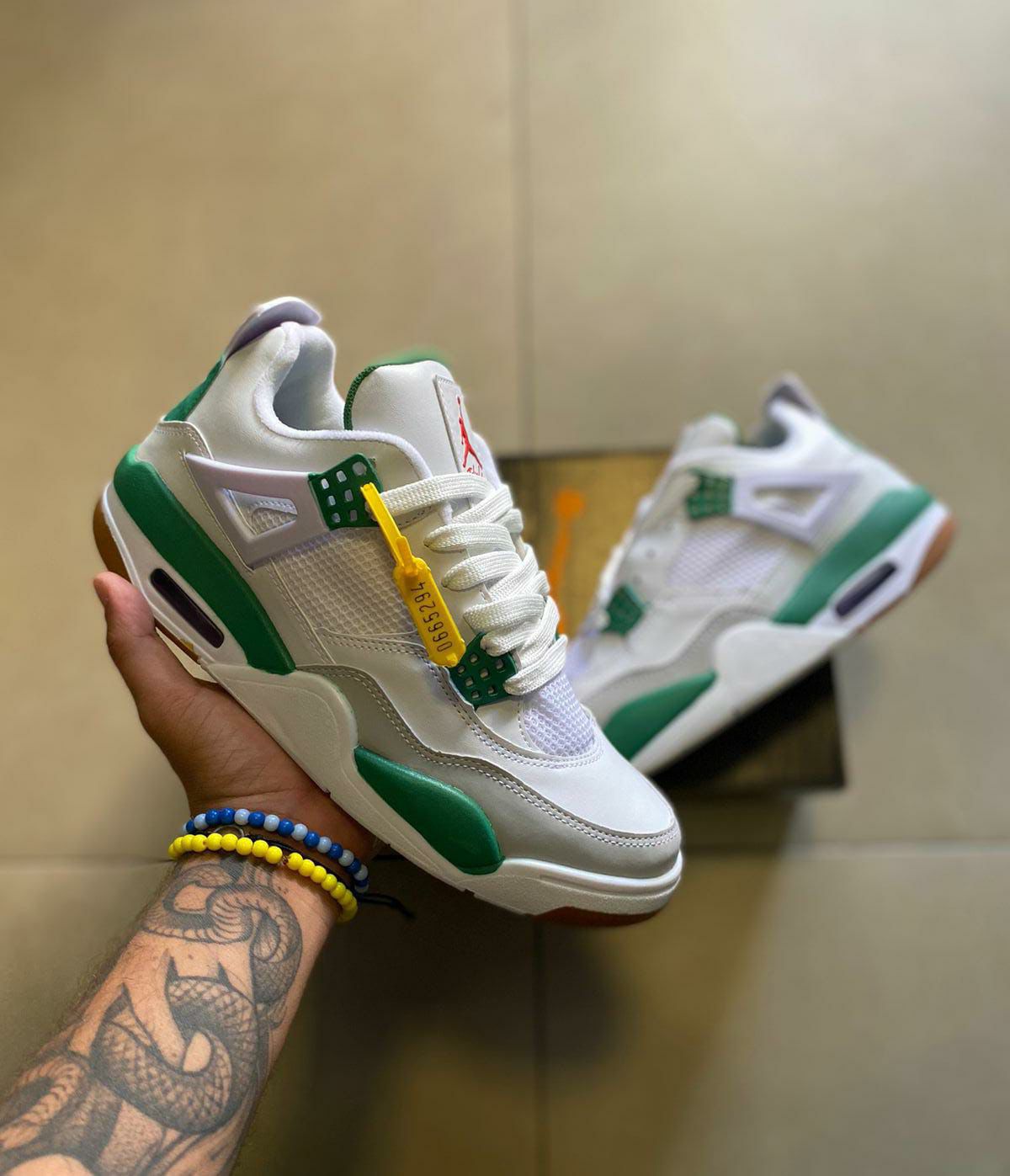 Air Jordan 4 - Branco/Verde