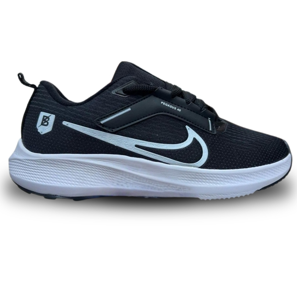 Nike Pegasus 40 Preto/Branco