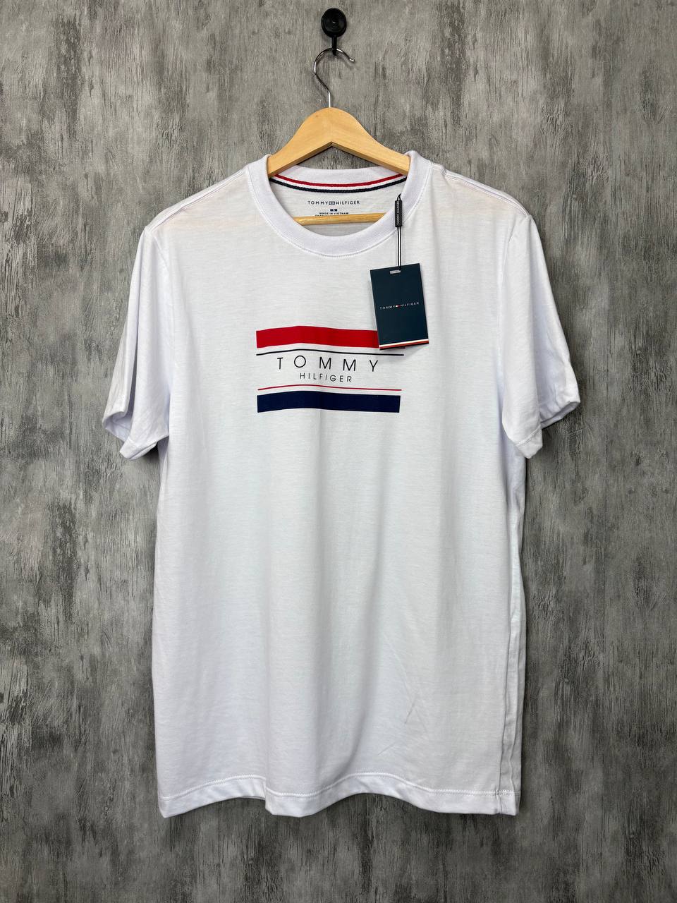 CAMISETA TOMMY BANDEIRA