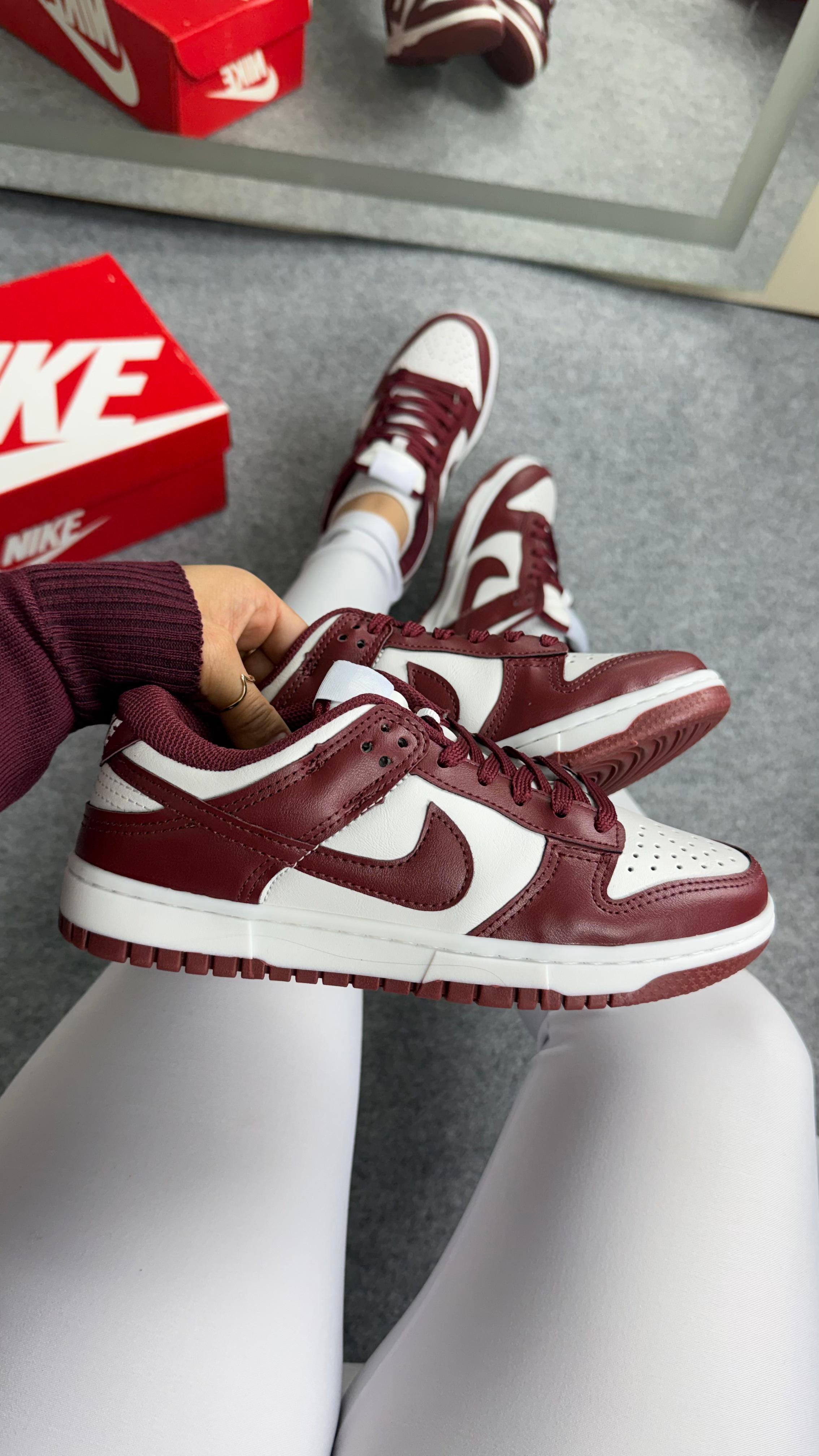 Nike Dunk Low - Bordô