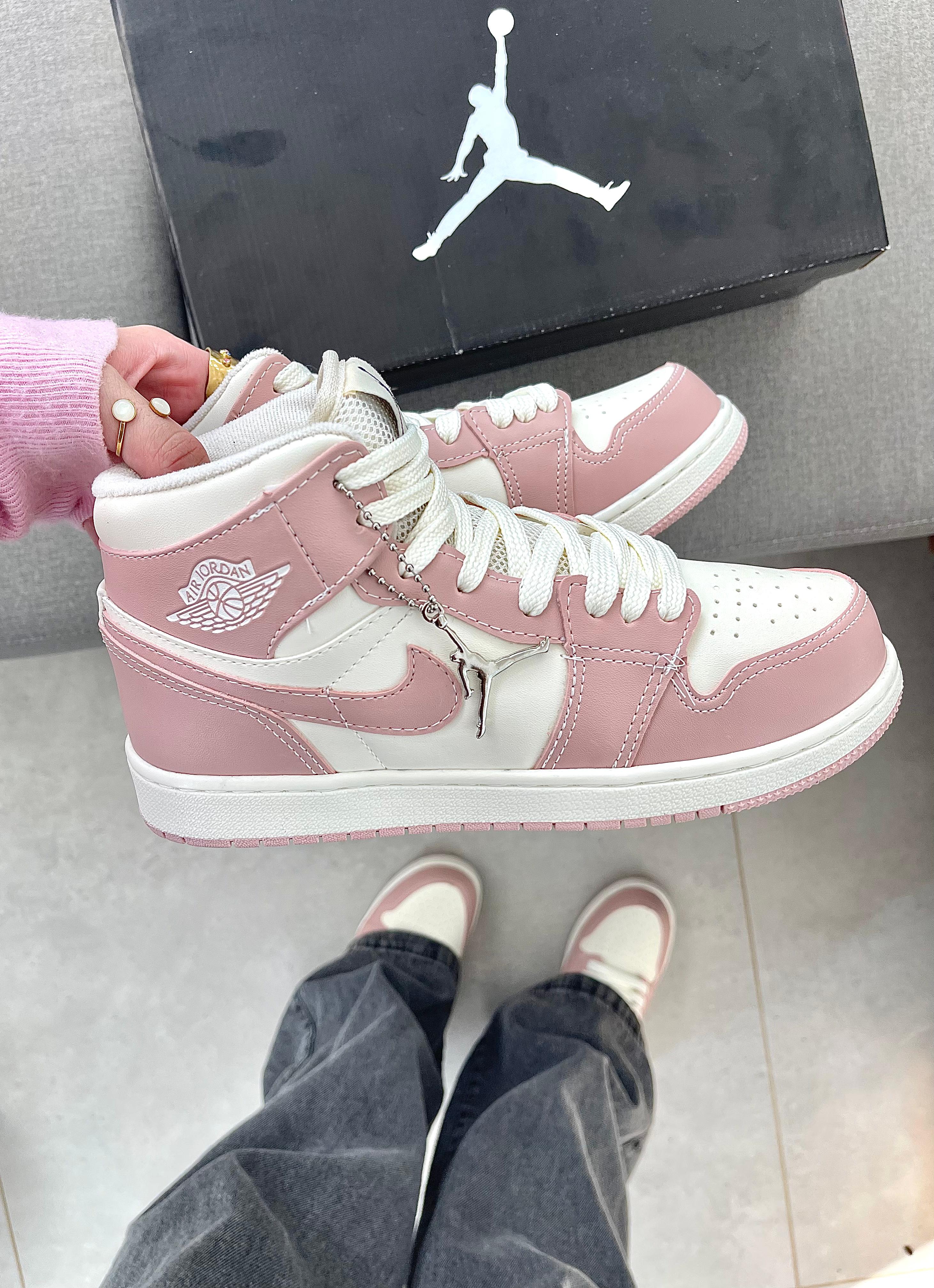 Air Jordan 1 High - Flamingo