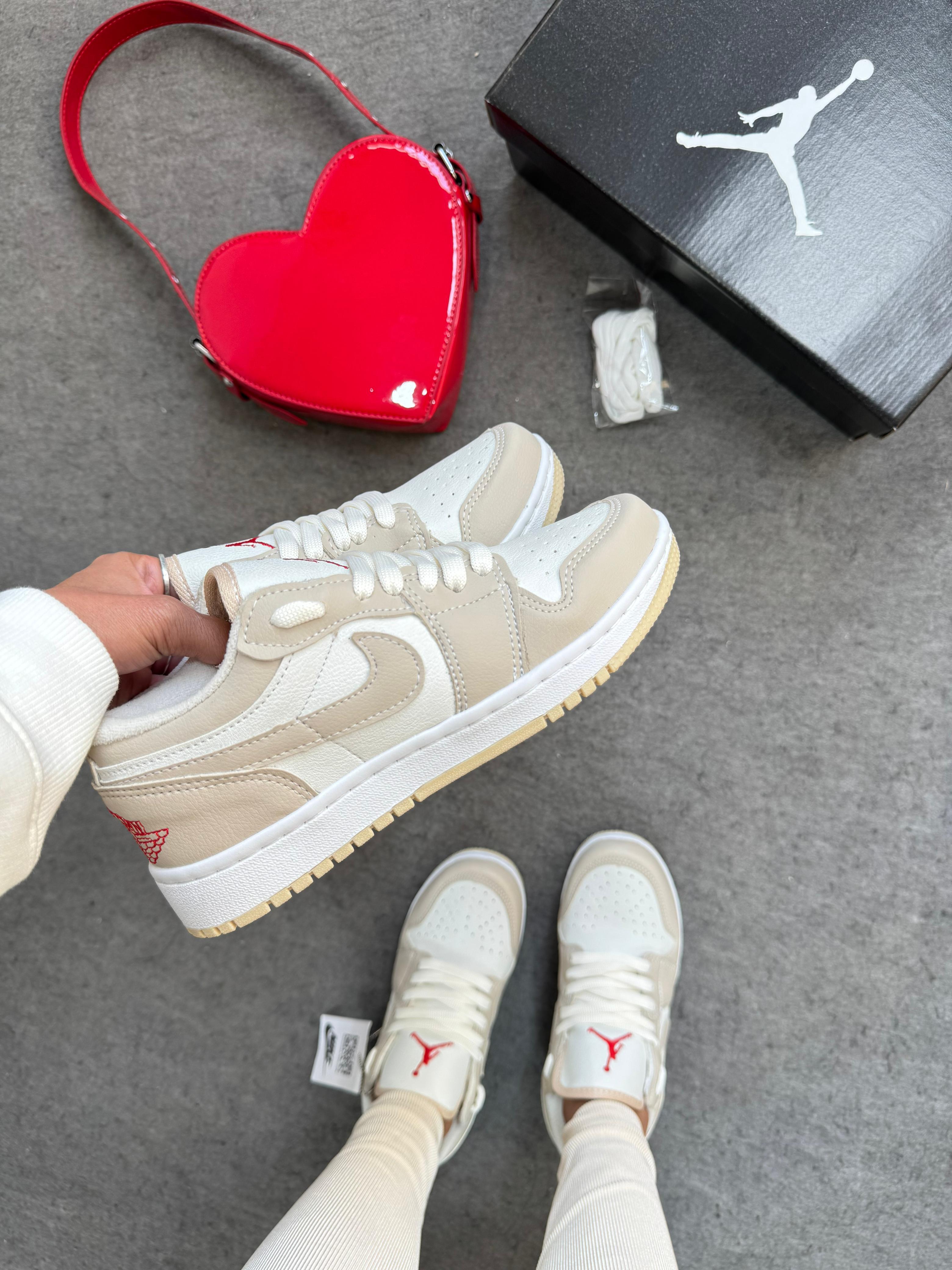 Air Jordan 1 Low - Bege