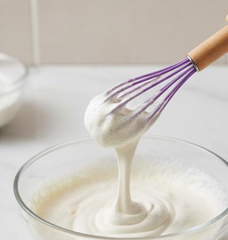 Fuê de Silicone com Cabo de Madeira