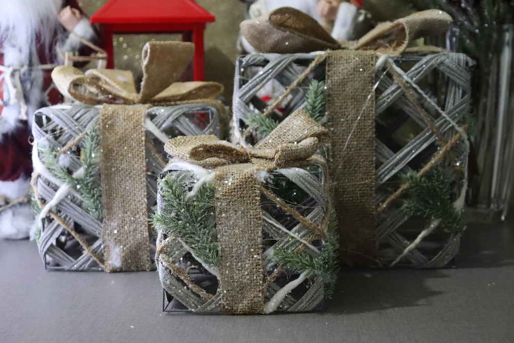 ENFEITE NATAL CAIXA DE PRESENTE 3PC