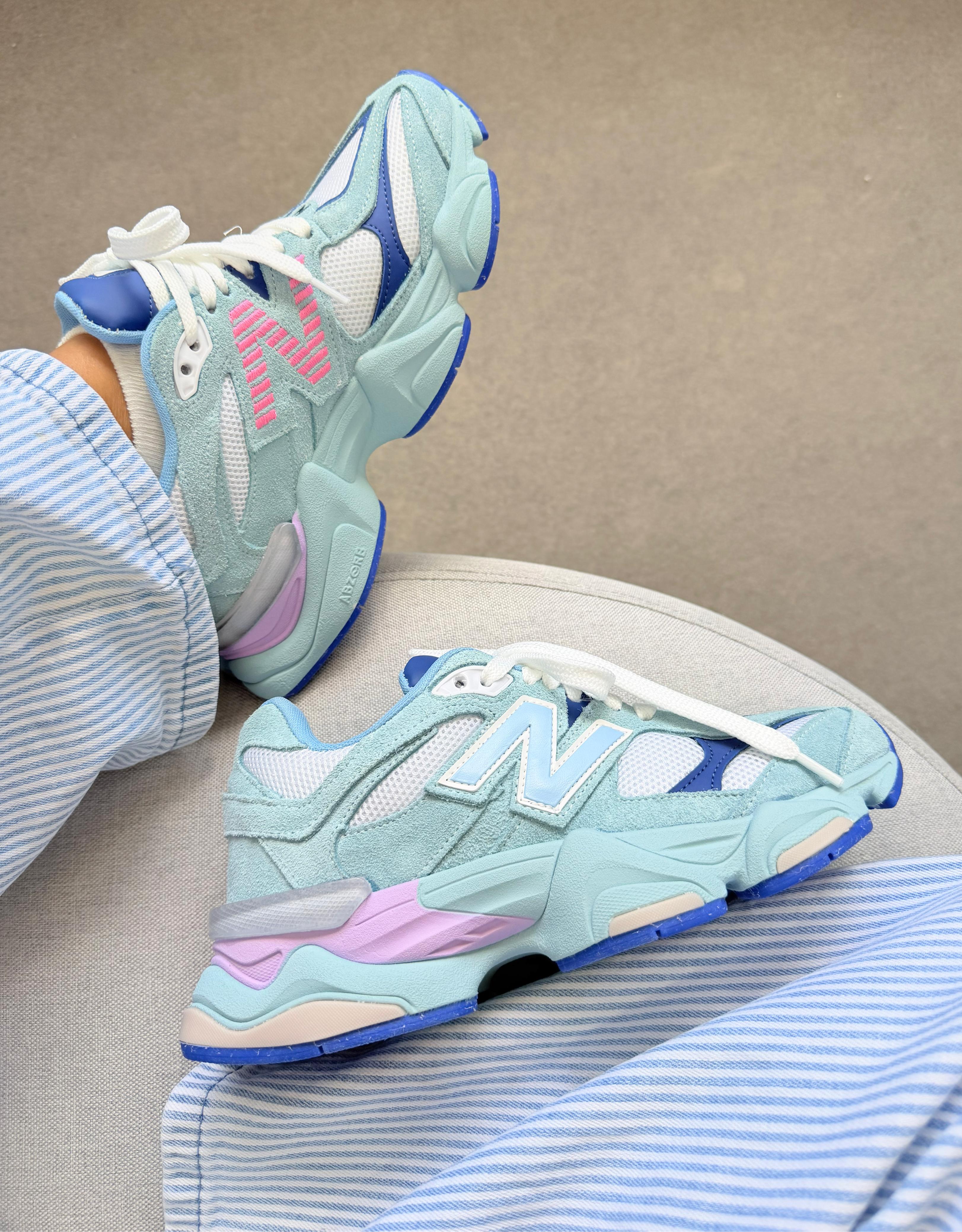 Tênis New Balance 9060 Azul celeste/ lilás