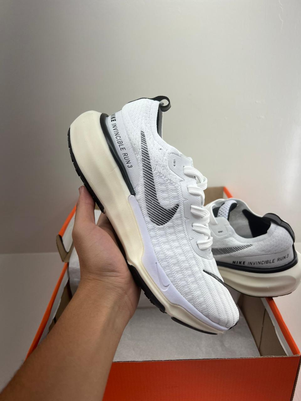 Nike ZoomX Invencible Importado Branco/Preto