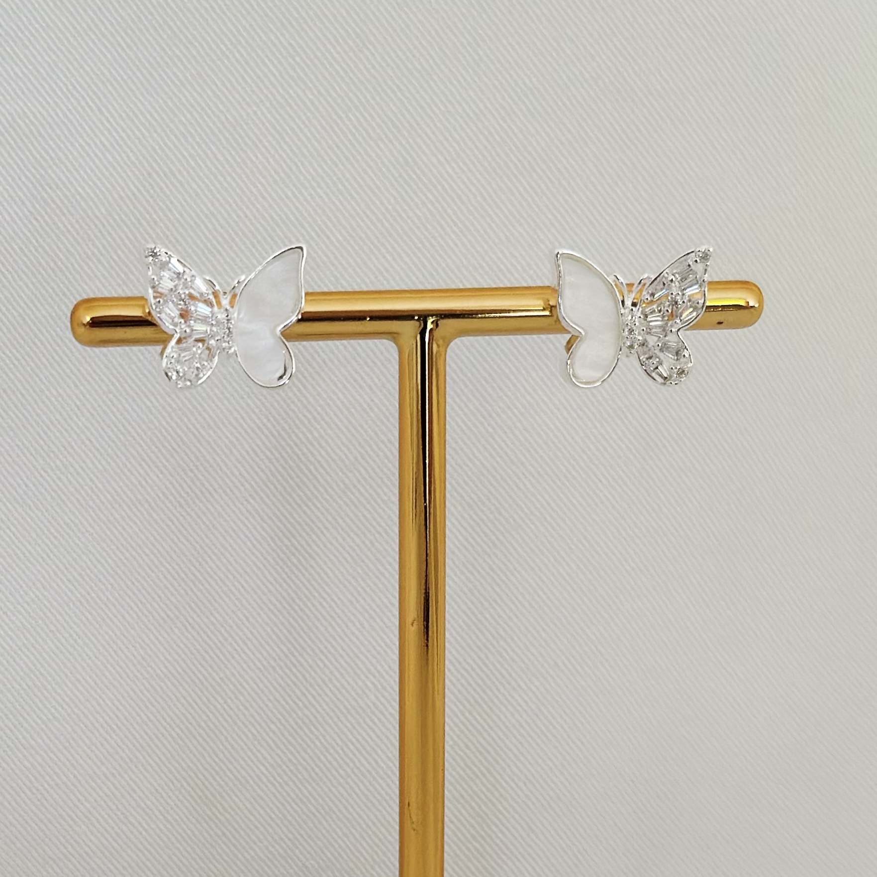 Brinco Borboleta Madrepérola