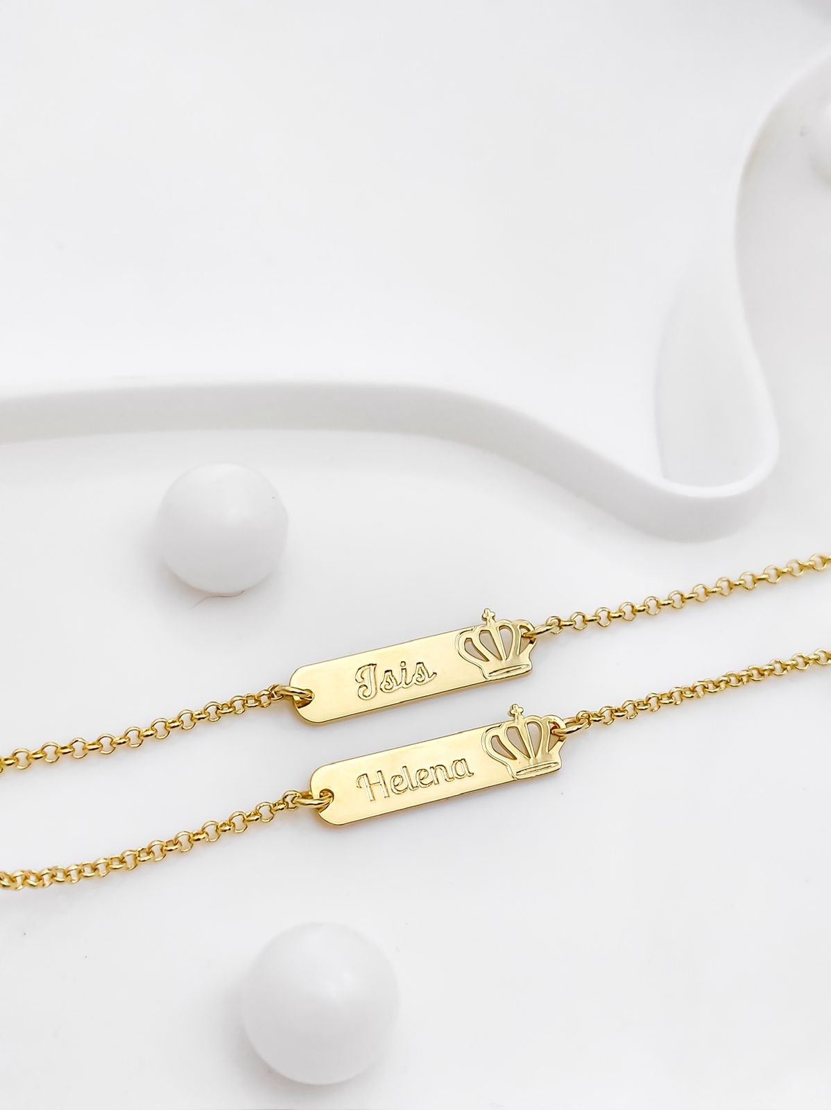 pulseira infantil larga nome com coroa banhado a ouro