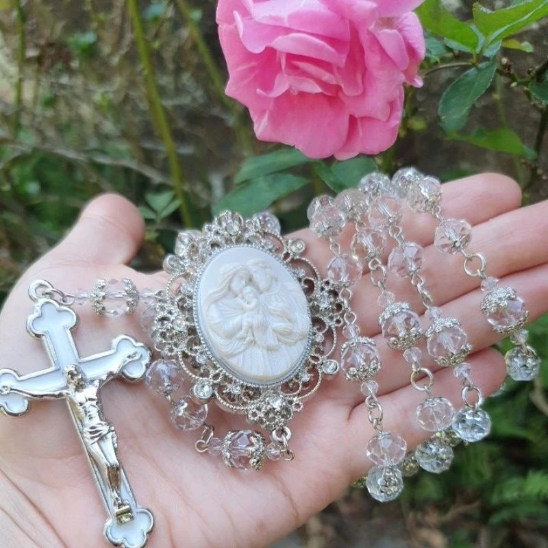 Terço grande da Sagrada Família com camafeu oval e cristais de vidro