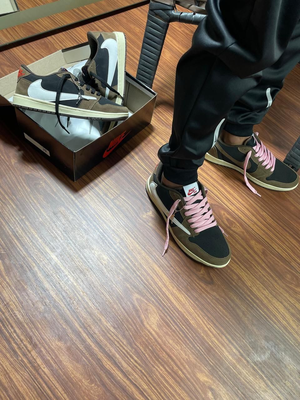 Jordan Low Travis Scott Premium