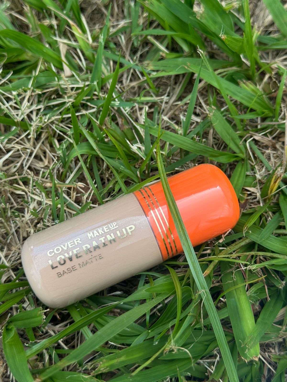 Base Efeito Matte Cover Up Love Rain Longa Duranção Acabamento Aveludado