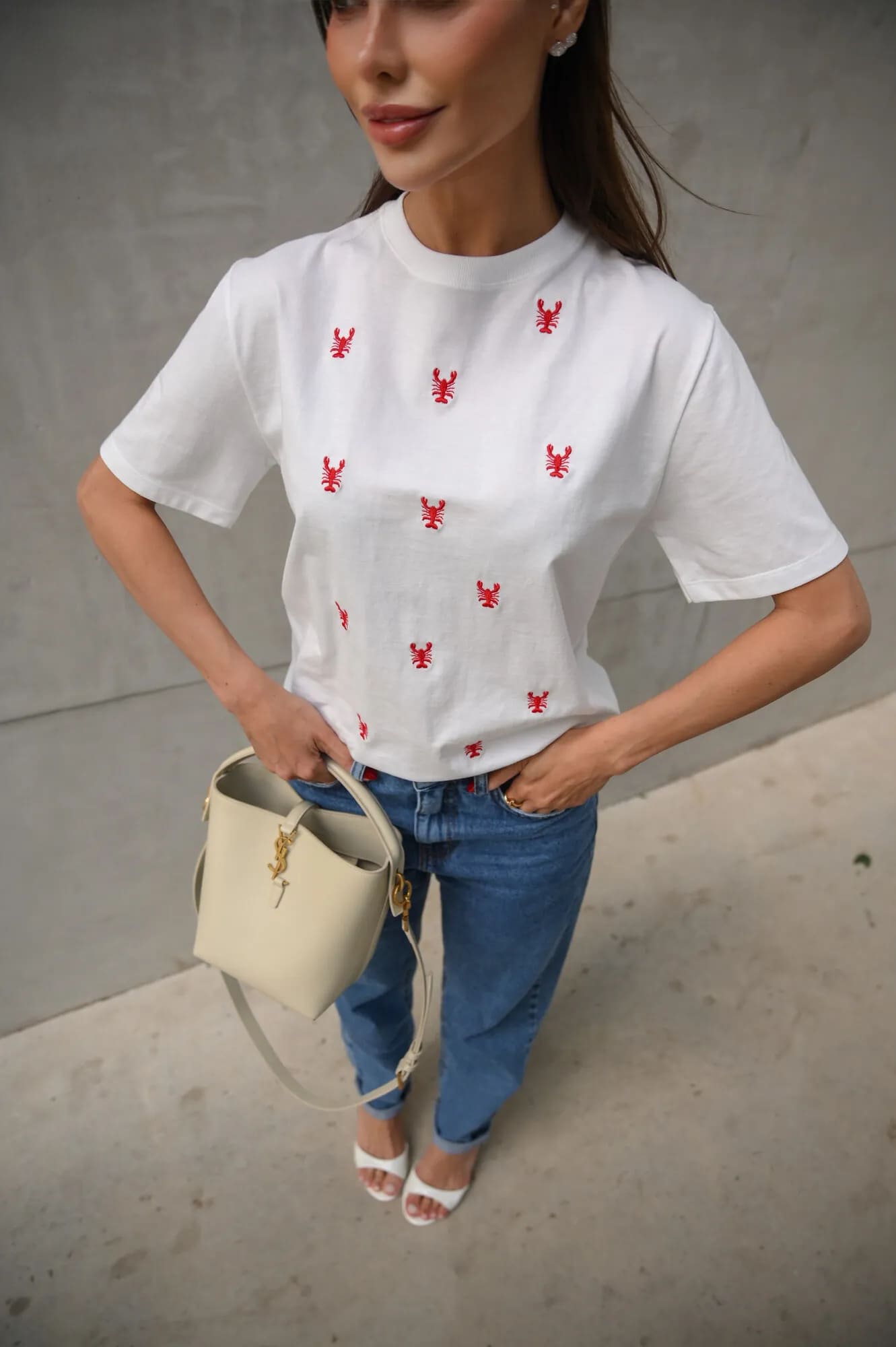 T-SHIRT VERA COM LAGOSTAS BORDADAS OFF-WHITE