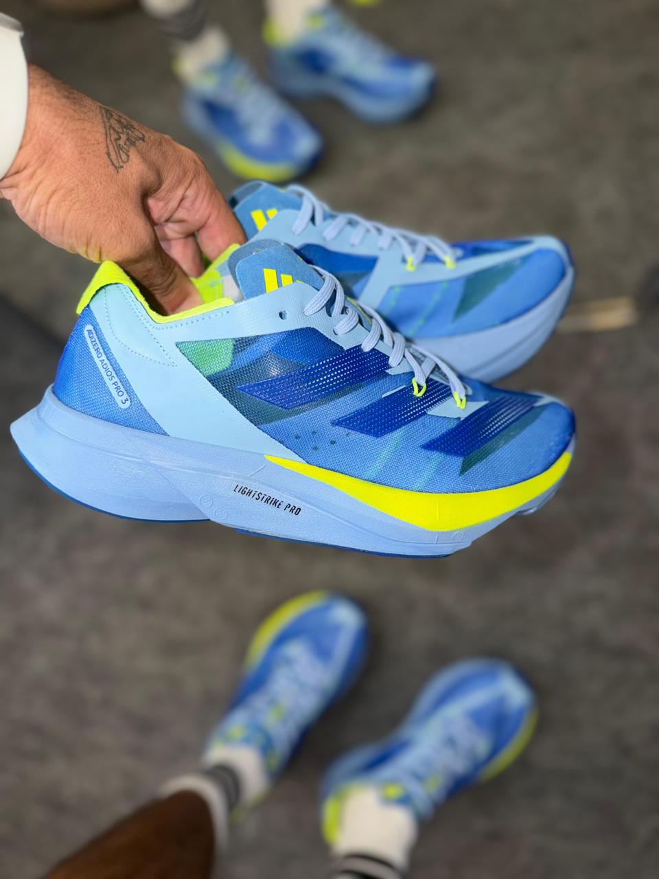 Tênis Adidas Adizero Pro 3 Pulse Masculino Azul/Amarelo   Leve, Confortável e Importado