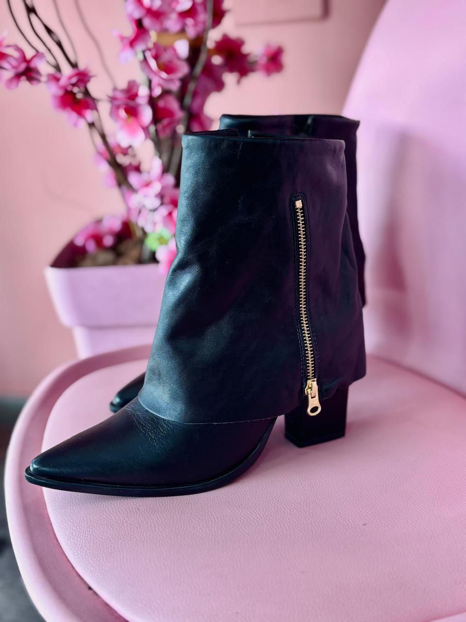 BOTA OVERLAP EM COURO LEGÍTIMO