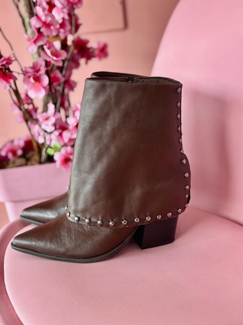 BOTA OVERLAP STRASS EM COURO LEGÍTIMO