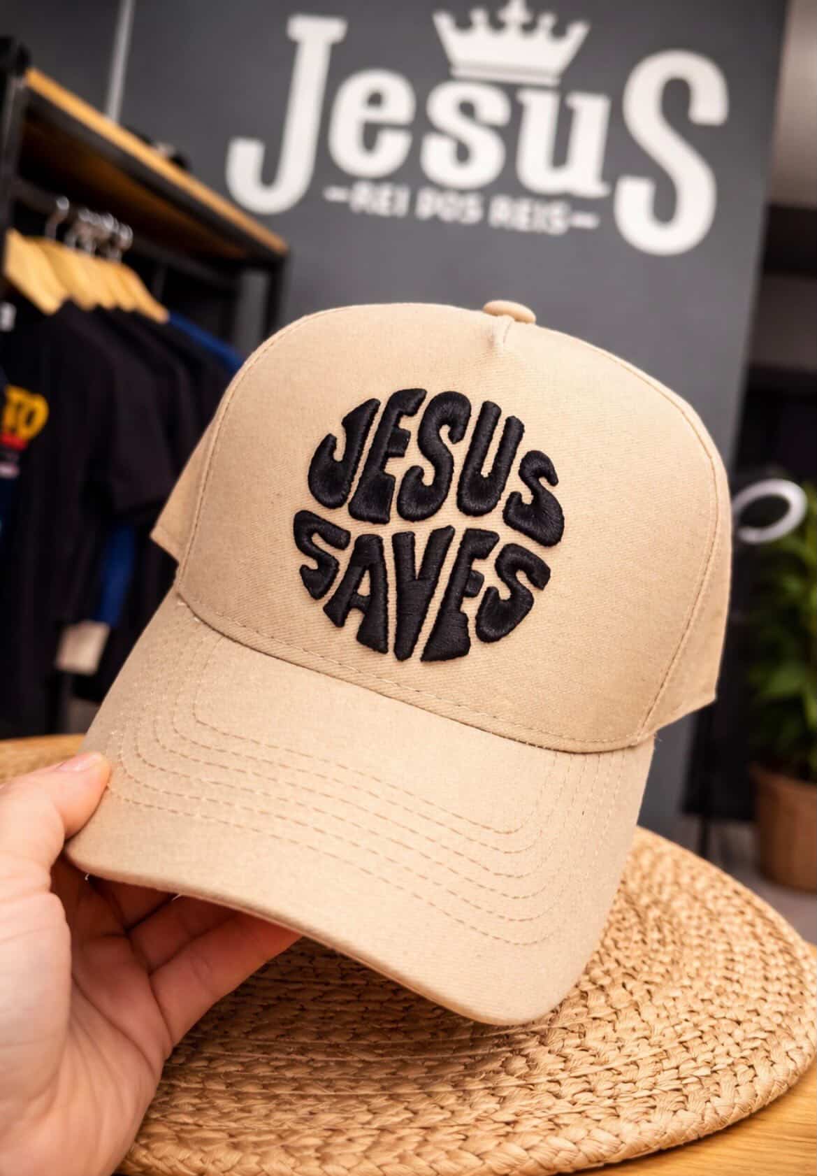 BONÉ JESUS SALVA_COR BEGE