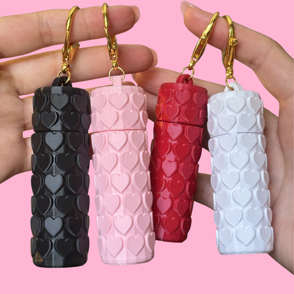 Chaveiro Porta Batom Corações com Mosquetão