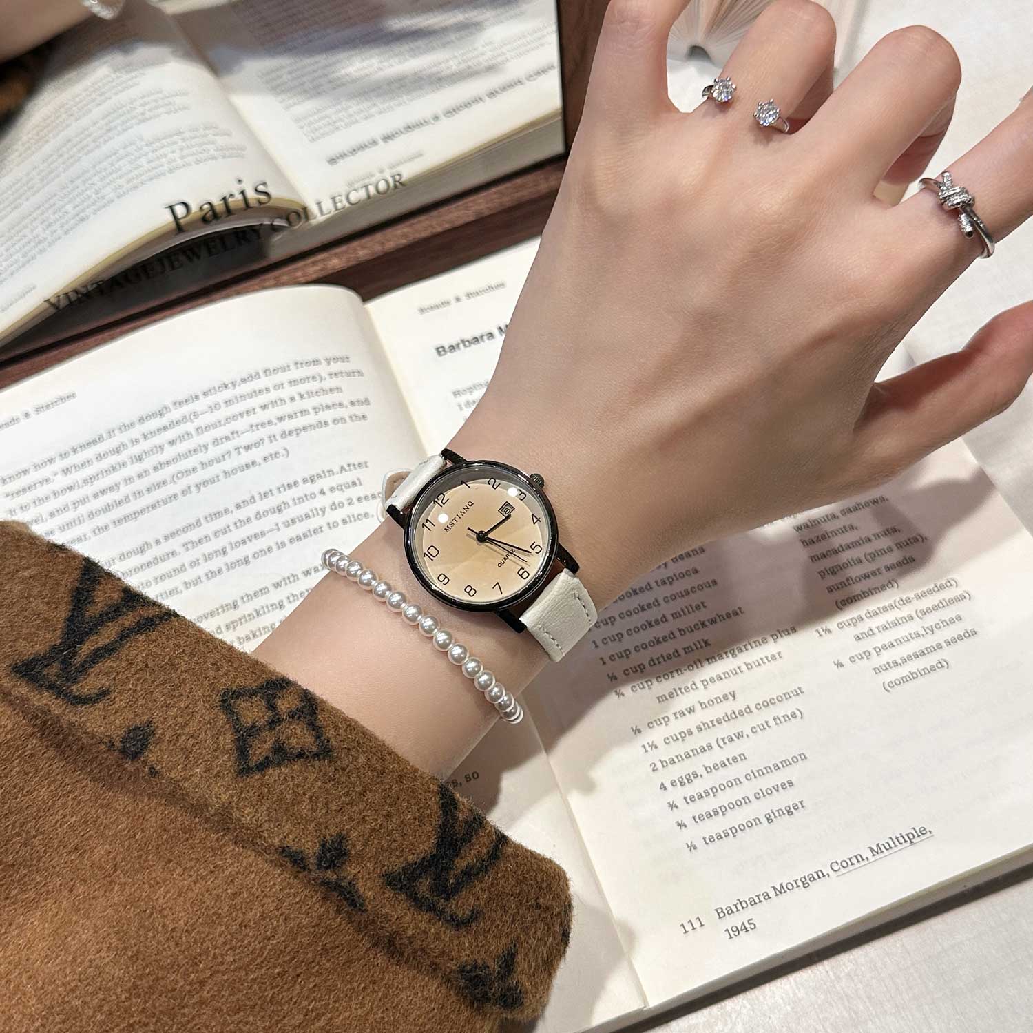 Relógio Feminino Luxo Pulseira Couro Design Elegante Resistente Água