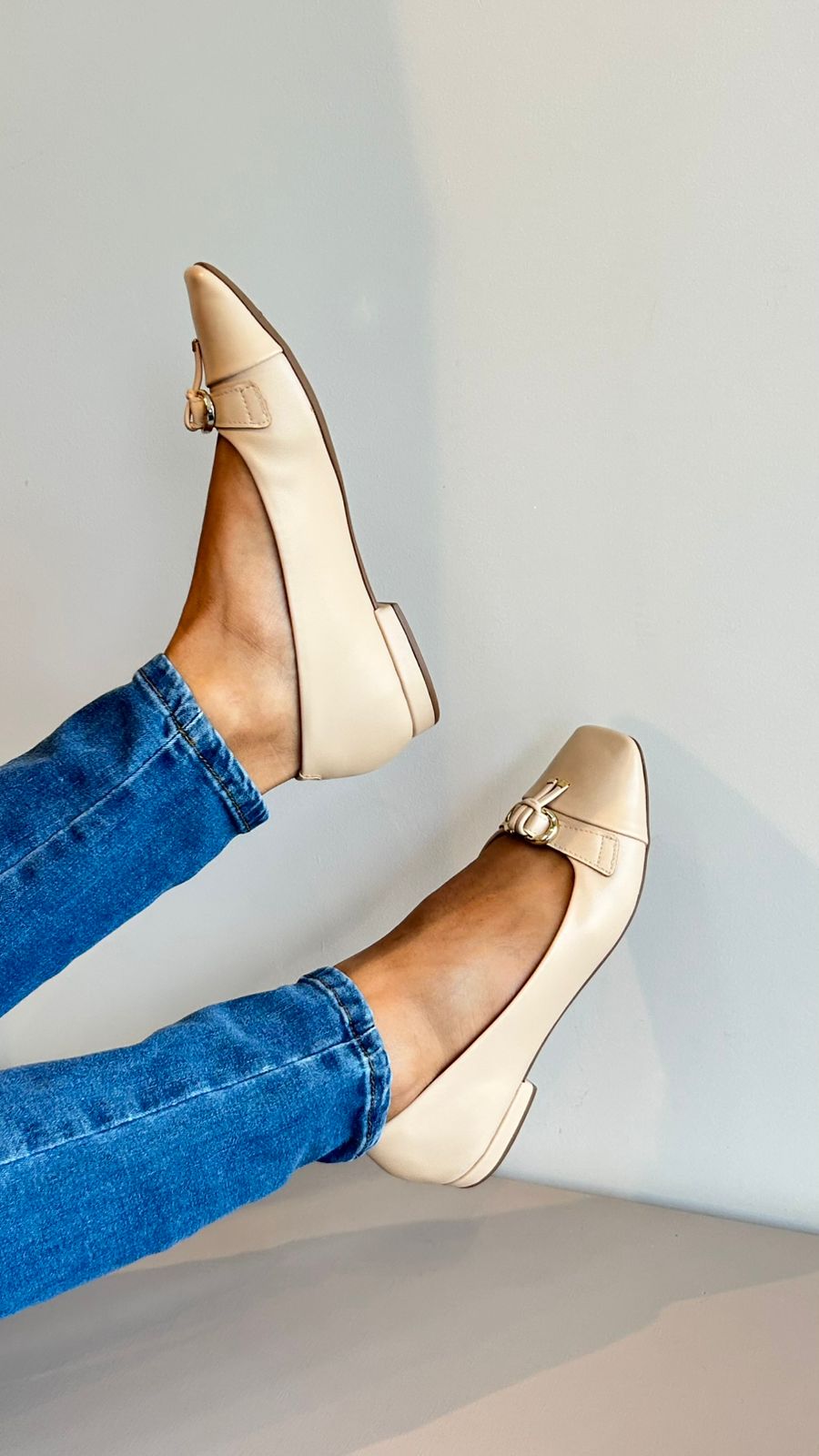 SAPATILHA OFF WHITE COMFORT ENFEITE