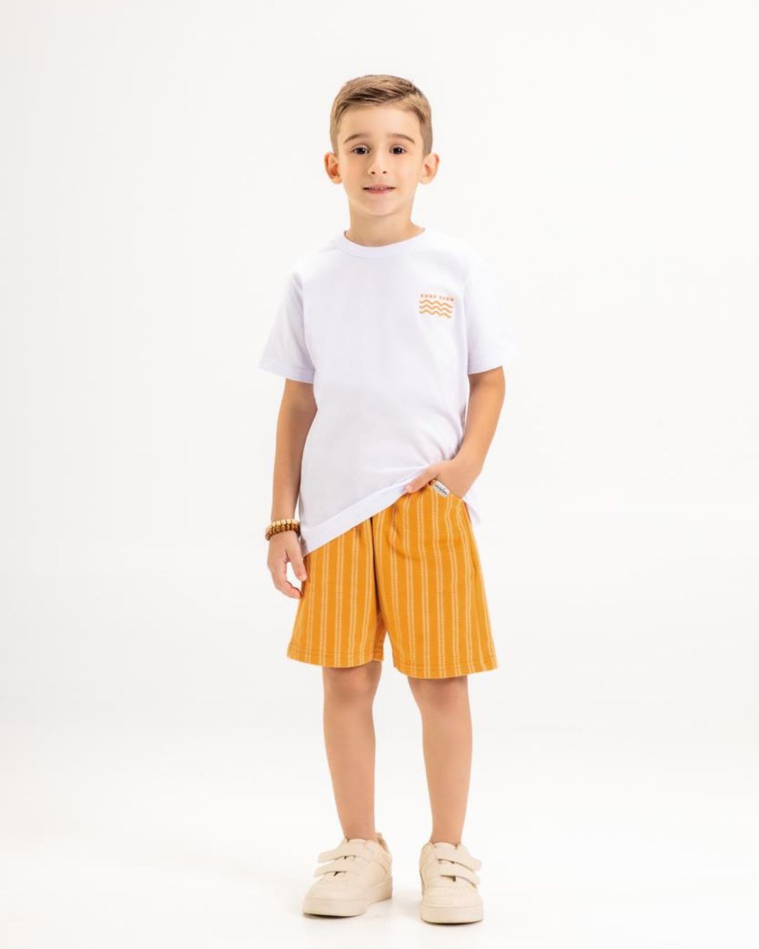 Conjunto camiseta malha + bermuda moletinho estampado