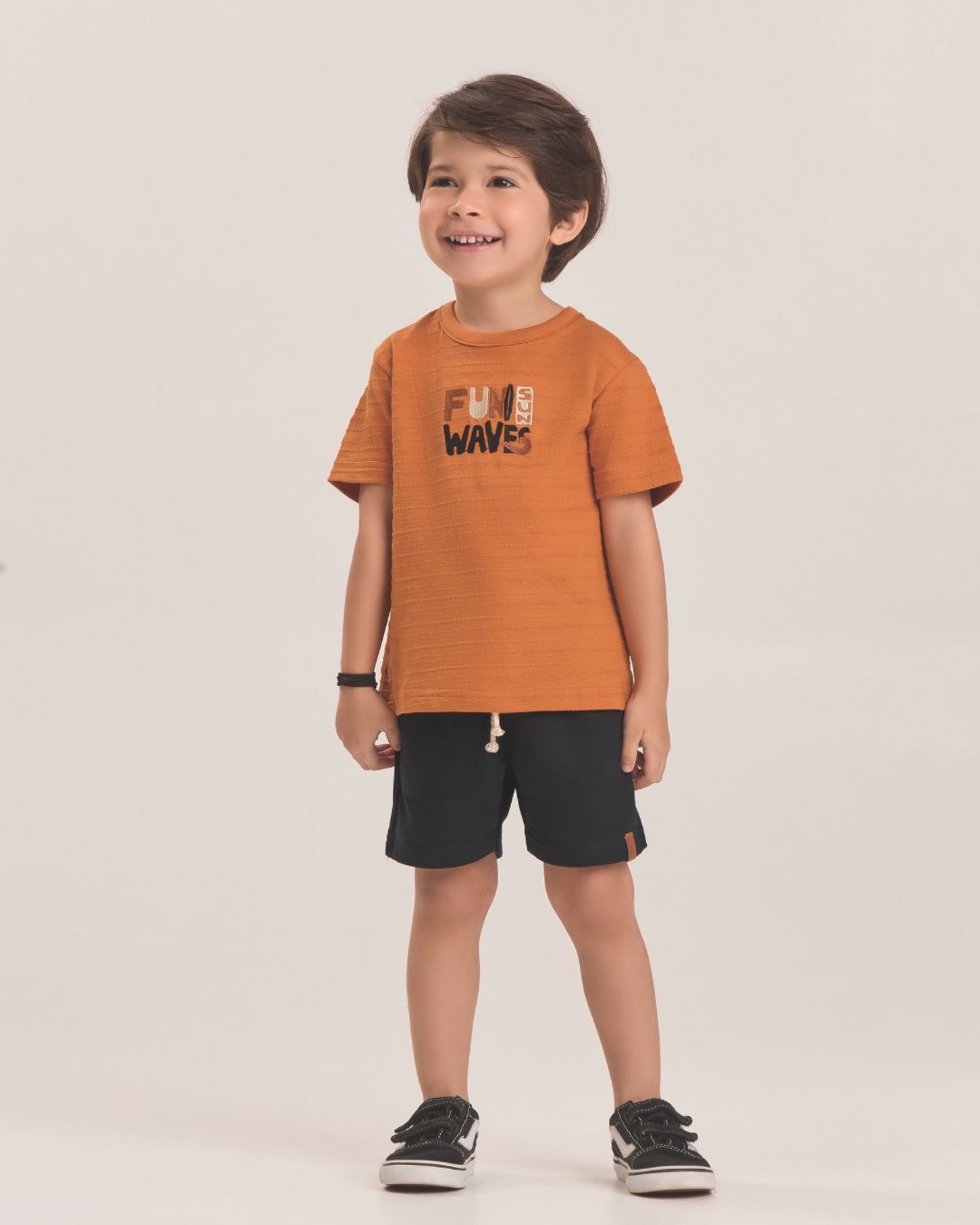 Conjunto camiseta malha c/FIO LYCRA diferenciada + bermuda moletinho