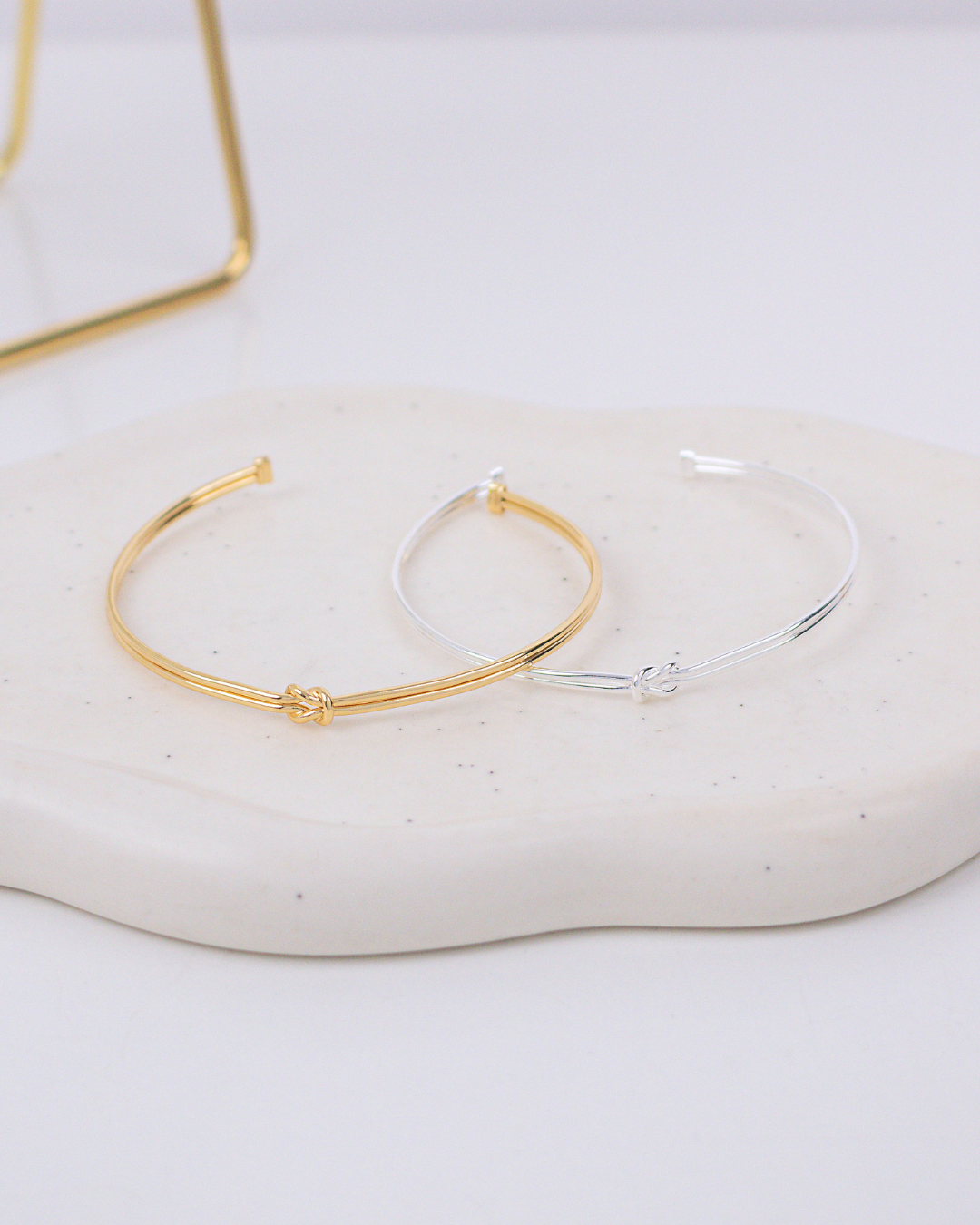 Bracelete com nó