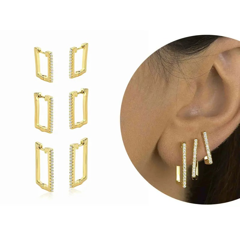 Brinco Retangular Cravejado - Banho de Ouro 18k