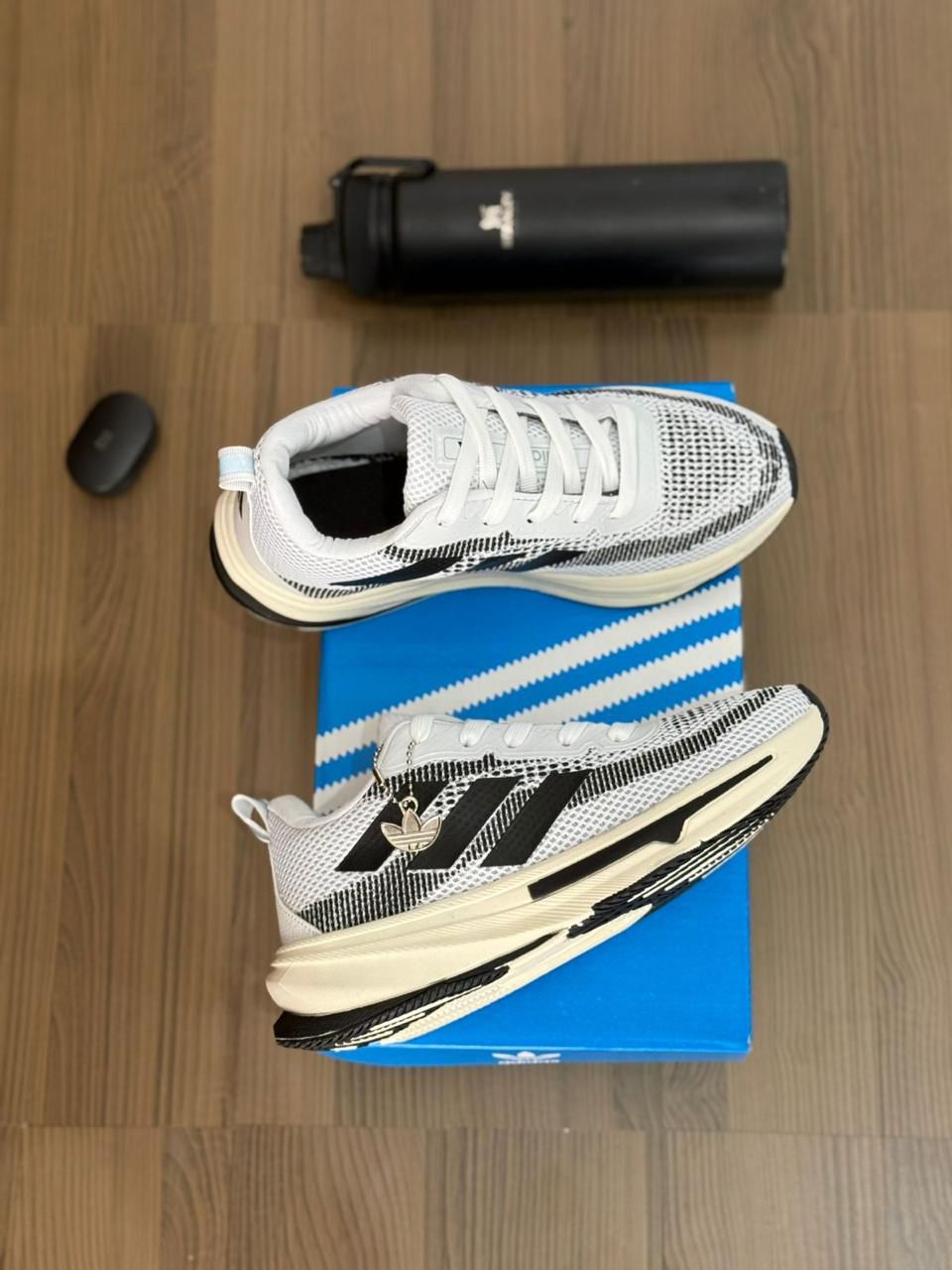 Supernova Premium BRANCO/PRETO