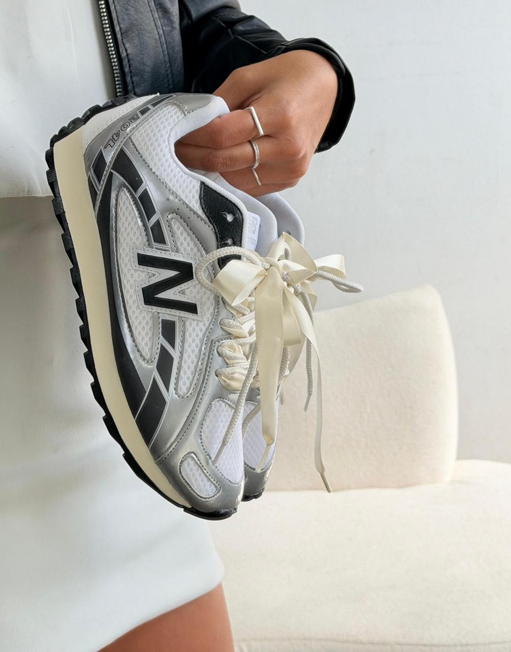 Tênis New Balance 204L Feminino Preto/Branco   Casual, Conforto e Solado Premium