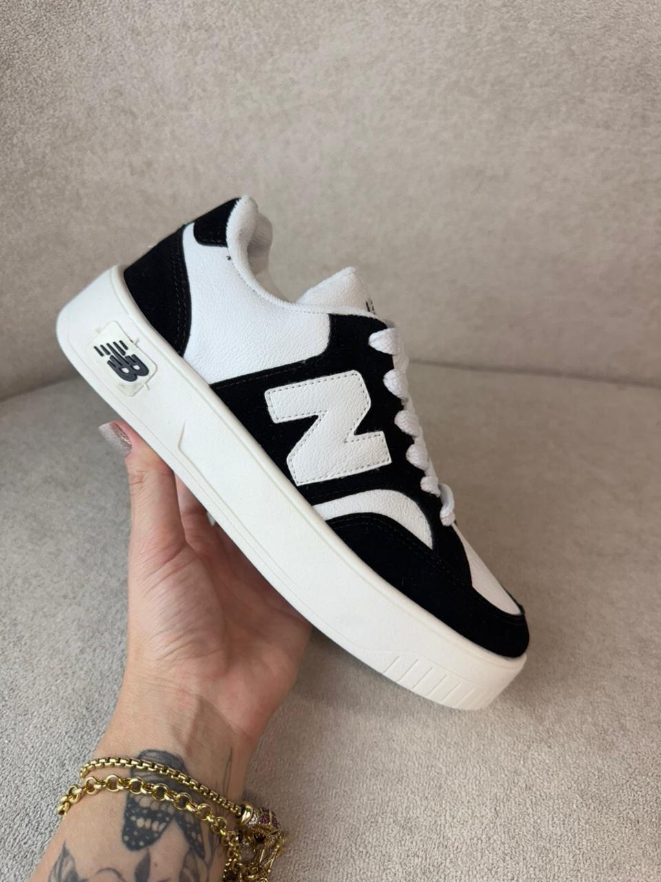 Tênis New Balance CT 302 Feminino Panda Preto/Branco   Casual, Estiloso e Confortável