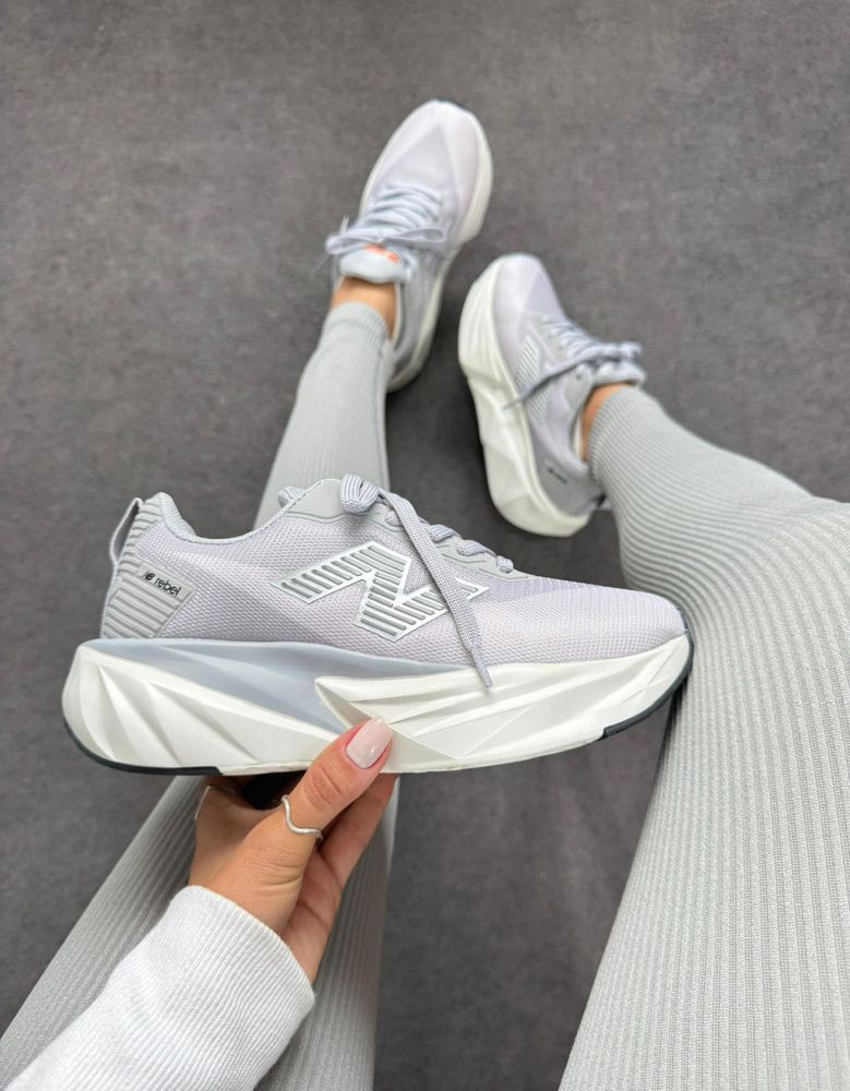 New Balance FuelCell Rebel Cinza/Branco