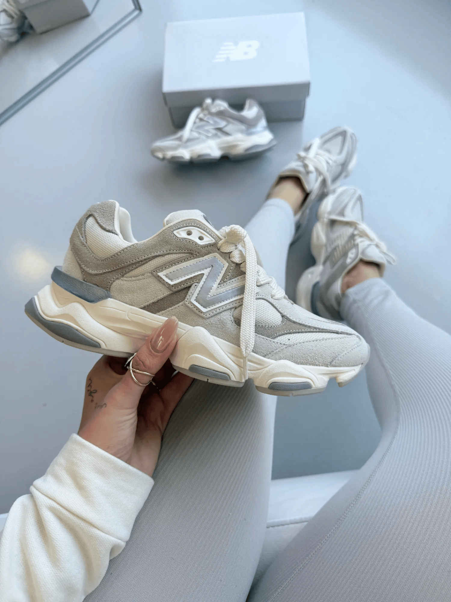 Tênis New Balance 9060 Bege Taupe Unissex - Chunky Retrô e Amortecimento ABZORB Premium